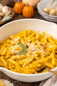 Butternut Squash Pasta Sauce Hero web-15