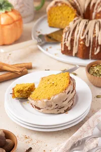 Pumpkin Cake Bundt Cake web Hero-23