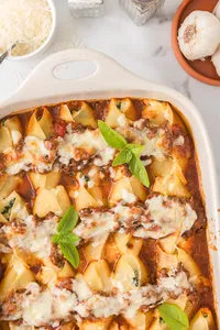 Beef & Ricotta Stuffed Shells Web Hero-2