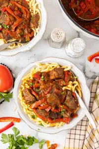 German Gulash with Bell Peppers web Hero-12