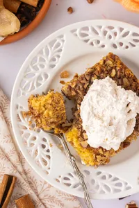 Pumpkin Crunch Cake Hero web-18