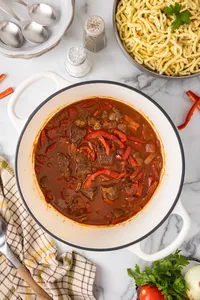 German Gulash with Bell Peppers web Hero-1
