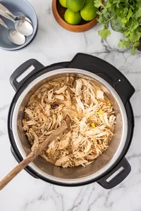 Instant Pot White Chicken Chili web-12