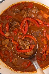 German Gulash with Bell Peppers web Hero-3