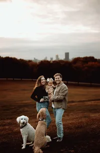 Documentary Pittsburgh family photographer capturing real, elegant moments with your kids, dogs, and growing family. Outdoor sessions in Schenley Park and beyond.
