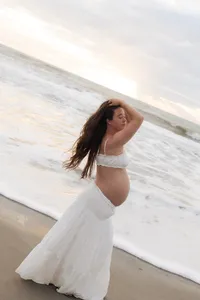 alohaubreyphoto_maternityphotos_cocoabeachfl_melbournefl_capecanveral_babybump_couplephotography_filmy-34