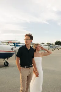 alohaubreyphoto_airplaneshoot_couplesinspo_privateplane_aviation-18