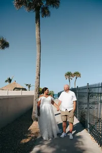 alohaubreyphoto_melbournebeachweddingfl_weddingphotographer_tropicalwedding_film-119