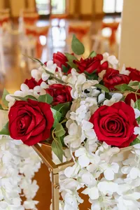 Venice Beach wedding photography detail shot of fresh roses in the bridal floral decor near Venice Beach Los Angeles, captured in true to life color with soft natural light and fine art styling.