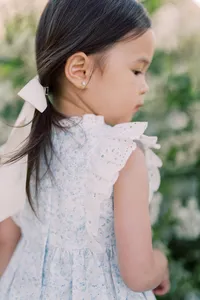 Little-girl-irvine-hair-bow-ruffles_01