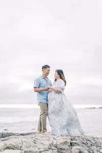 Maternity-Photoshoot-Crystal-Cove-Laguna-Beach_006