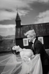 destination_elopement_in_Iceland_296 (1)