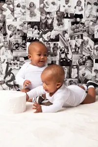 Twins_6MonthShoot-(10 of 21)
