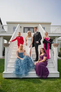 Iowa old money, the great gatsby New Virginia, IA Family portrait Vivid Colors Non-Traditional