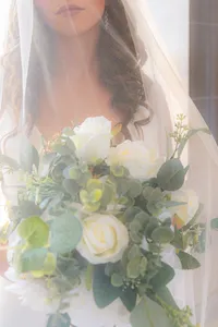 san francisco city hall bride under veil with flowers