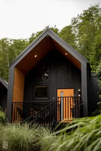 Nectar Yoga Deluxe Cottage Exterior Vancouver British Columbia 06_2023 @abbydellphotography
