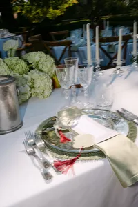 editorial-wedding-table-motion-blur.jpg