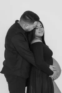 Black-and-white-maternity-pic