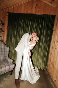 nicole-baumli-lucas-dockary-wedding-preview-131