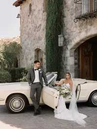 u7533872169_httpss.mj.run9BSqTGYiflE_create_bride_and_groom_out_bfb4231f-418f-41f0-ac1f-d2e8d014f7b0 (1)