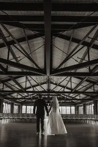 bride-groom-venue-portrait-wedding