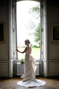 Coiffeuse et maquilleuse mariée élégante destination wedding France en Normandie
