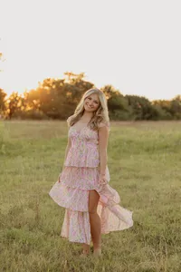 pink floral dress for senior pictures | Senior photographer in jonesboro arkansas