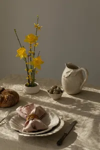 kaboompics_easter-table-setting-free-stock-photos-neutral-aesthetic-38795