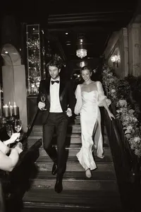 u3981682316_httpss.mj.runowNC94QVtvU_bride_and_groom_walking__a22a54f5-15ae-4c2f-a0da-97f0b1555916_0