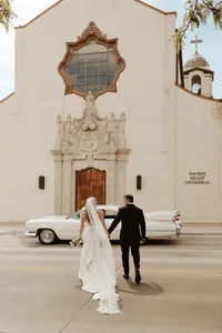 dodge-city-kansas-sacred-heart-cathedral-intimate-wedding-12