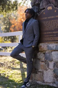Alvin Senior Portraits (16)