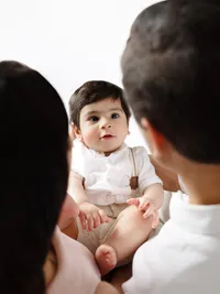 mom-baby-dad-timeless-portrait-white_background