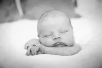 3-neborn-natural-light-orange-county-lauren-ford-photography.
