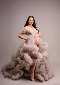 In studio maternity photos Rochester, MI