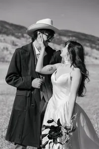colorado-elopement-photographer-sylvan-dale-ranch56-B&W