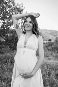 Colorado-Maternity-Photos-Red-Rocks-50-B&W
