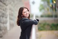 High School Senior Picture Photographer in Edina Minnesota Captures Joyful Portrait-45
