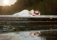 creative senior portraits Minneapolis with sunset backlighting