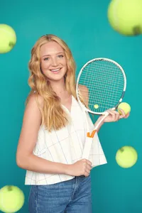 Senior Picture Photographer Captures Tennis-Themed Portrait of High School Student-10