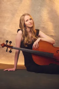 senior posing with cello for senior pics