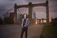 City Urban senior pictures downtown minneapolis bridge streetlights13