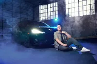 senior picture with car