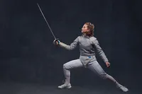 fencing senior photos in midwest minnesota