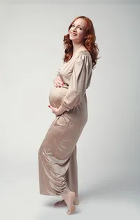 Fine Art Maternity Portrait of Smiling Woman in Neutral Outfit-06