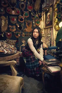 High School Senior Picture Photographer Captures Unique Portrait in Cozy Setting-27
