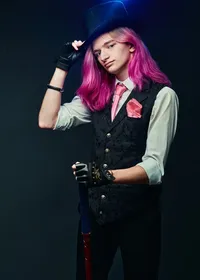 Creative Senior Picture Photographer Captures Unique Style With Top Hat In Portrait-41