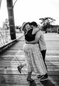 meg-thompson-photography-downtown-fort-wayne-promenade-park-engagement-session-caitlin-james-14