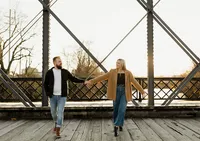 meg-thompson-photography-the-landing-fort-wayne-engagement-session-hannah-joe-12