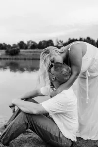 meg-thompson-photography-metea-park-engagement-session-CT-13