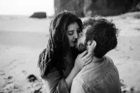 Oceanside-oregon-beach-anniversary-session-haley-joe-12
